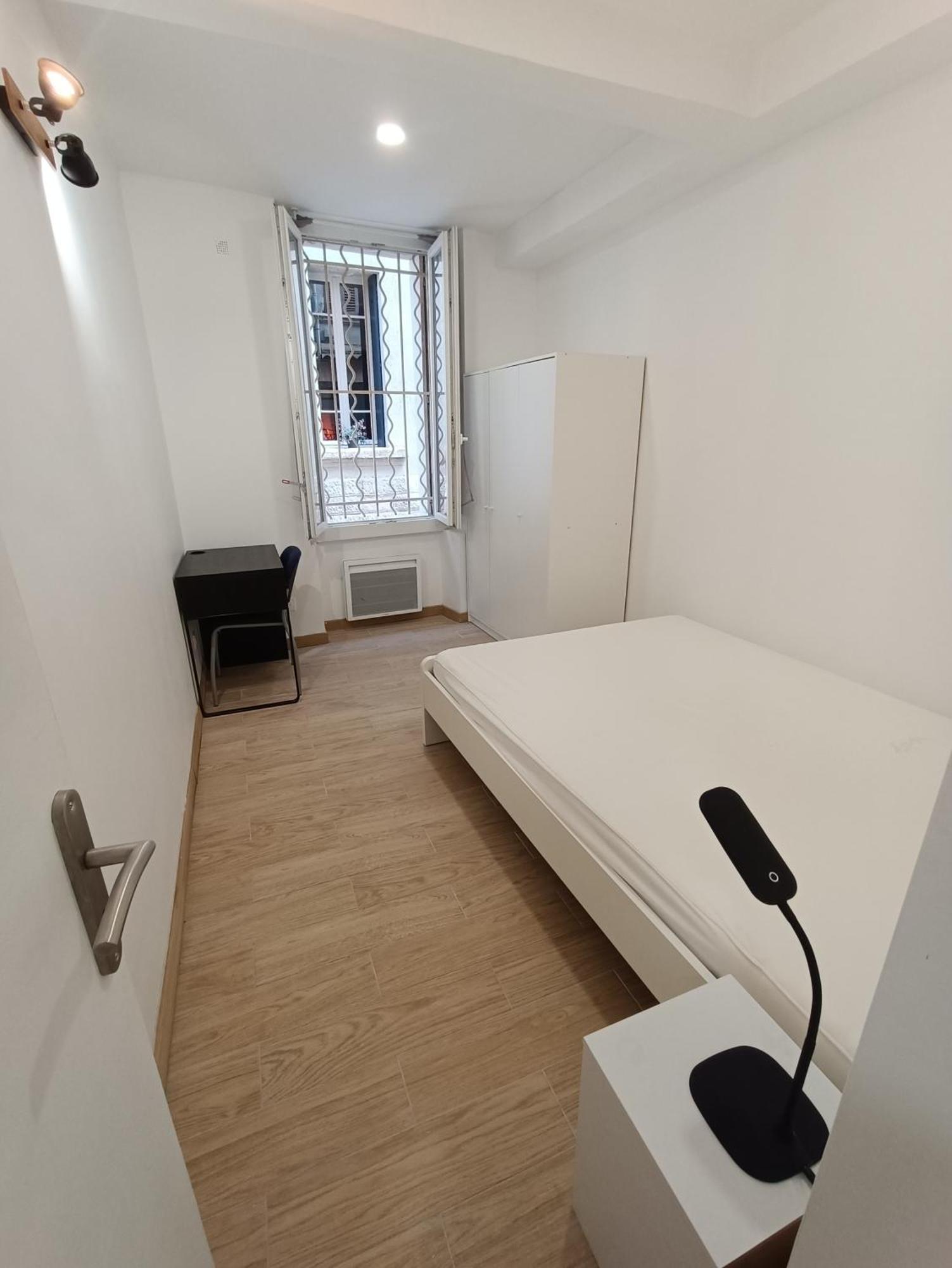 T3 Renove Avec Cour, Intra Muros אביניון מראה חיצוני תמונה